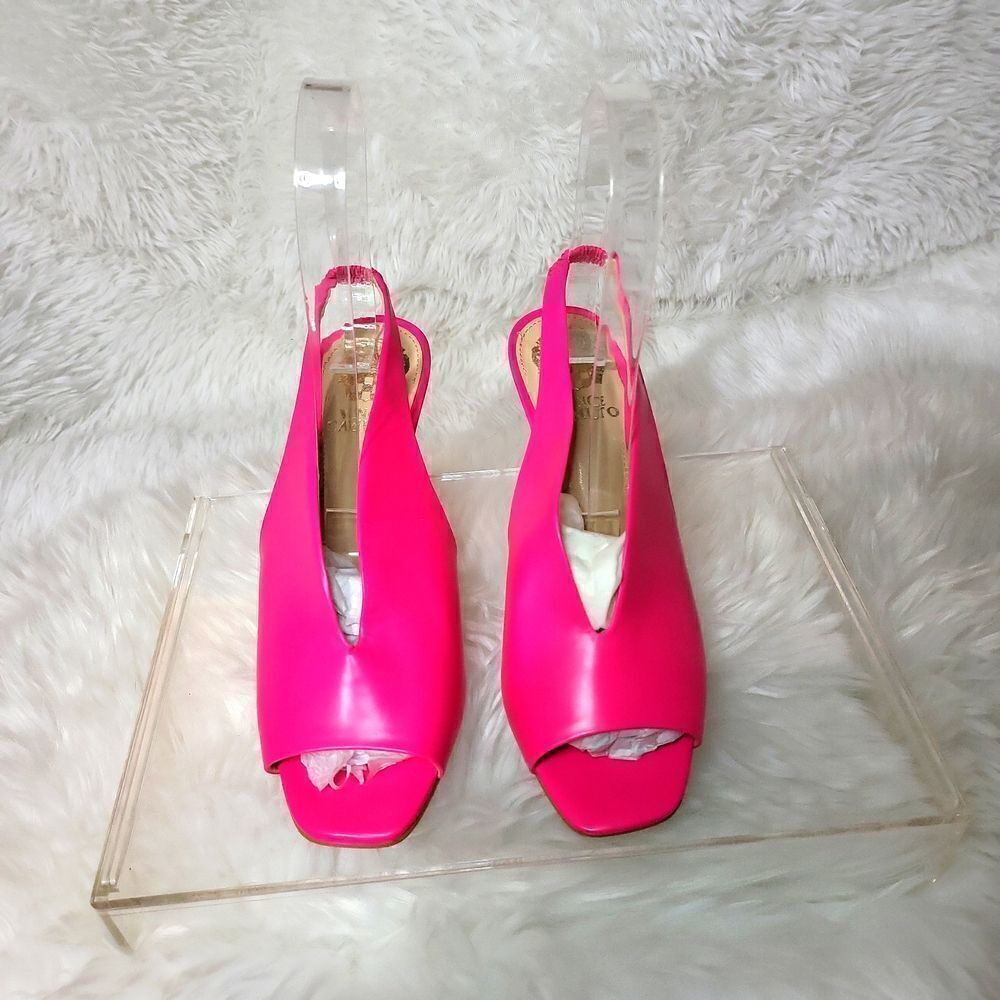 Vince Camuto heels in barbie core pink size 61/2 brand new!